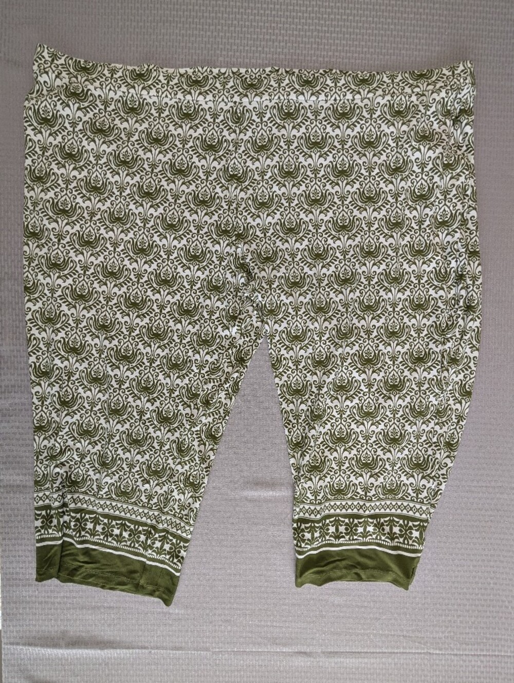 Susan Graver Passport Liquid Knit Olive & White Plus Size Crop Pants Size 5X New
